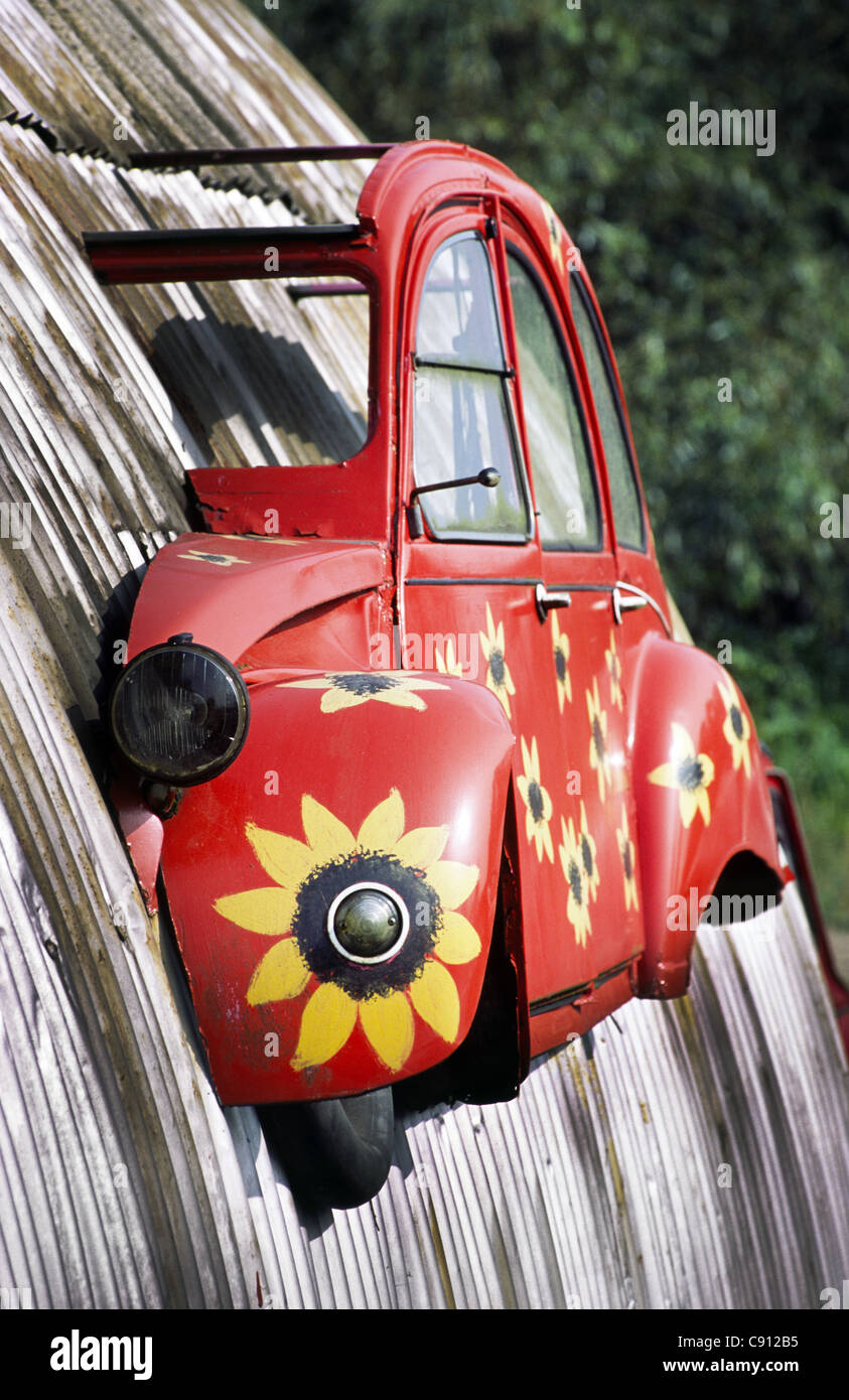 Old Citroën 2CV used car dealership. Amsterdam, Holland Stock Photo Alamy
