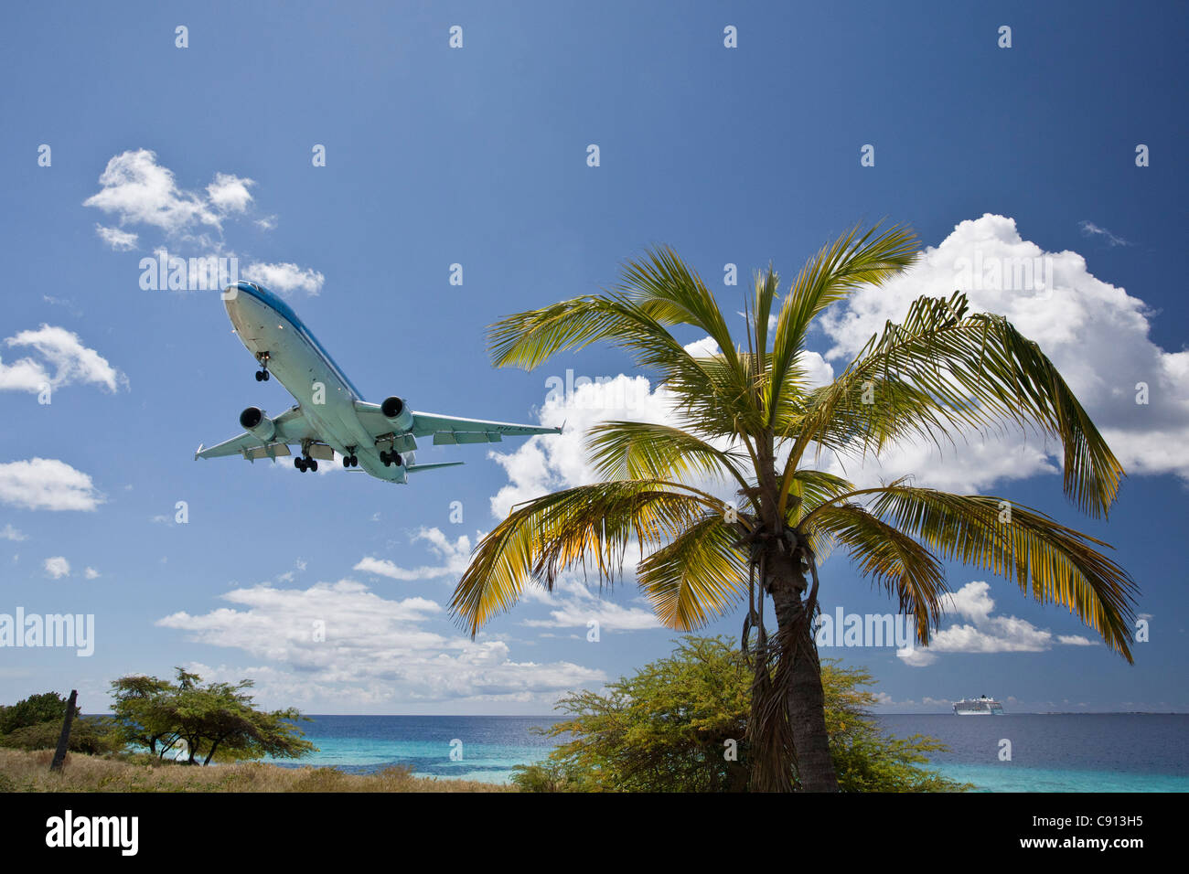 The Netherlands, Bonaire Island, Dutch Caribbean, Kralendijk, KLM Douglas DC-10 airplane, landing at Flamingo Airport. Stock Photo