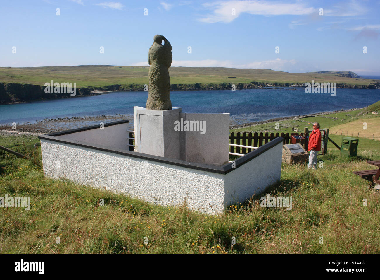 The Gloup Disaster memorial is a statue and monument on the Shetland Island of Yell. The memorial is dedicated to the 58 Stock Photo