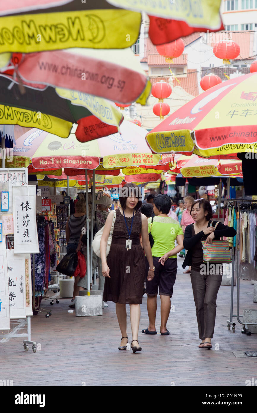 Chinatown shopping Stock Photo Alamy