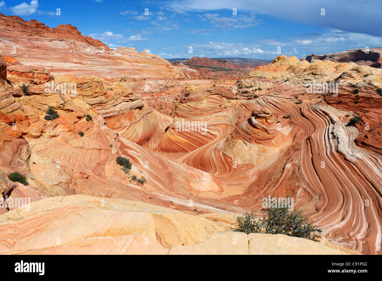 sandstone-formations-the-wave-coyote-buttes-vermilion-cliffs