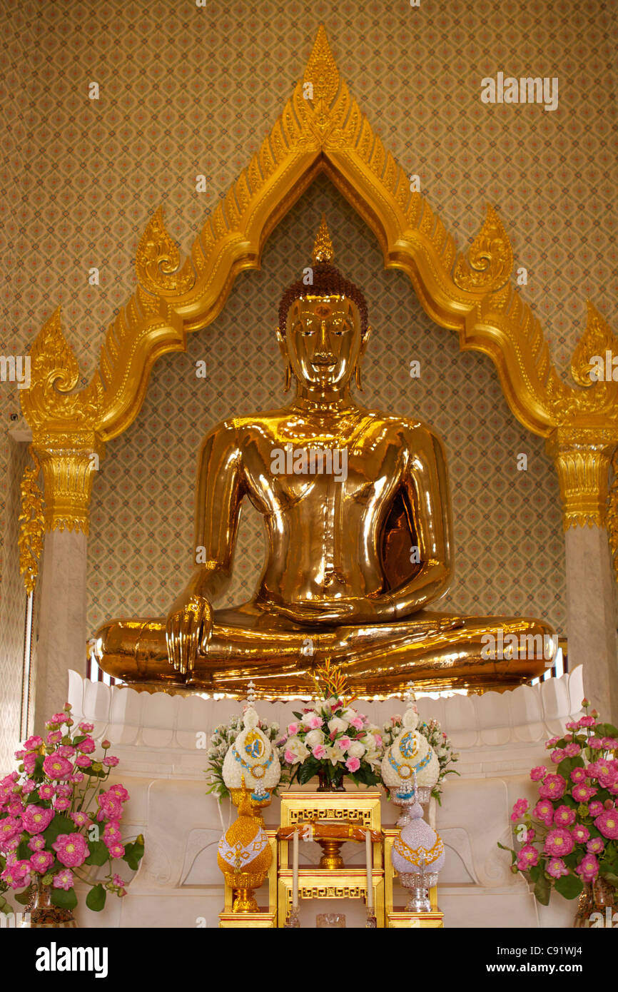 Sukhothai Traimit Golden Buddha is the largest solid golden Buddha in