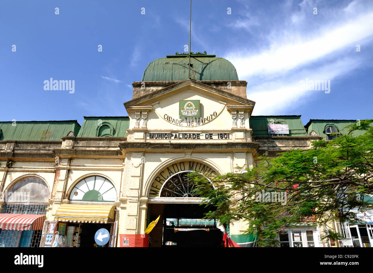 The covered market known as the Mercado Central in Maputo sells all kinds of goods from fruit and vegetables to basketware Stock Photo