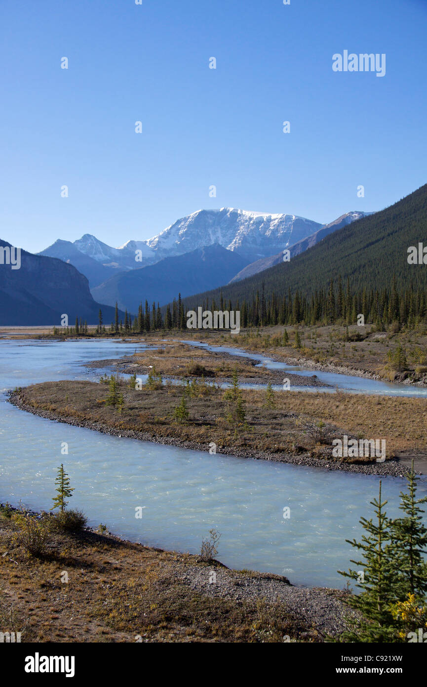 The Sunwapta River Runs Alongside The Icefields Parkway Route Through 