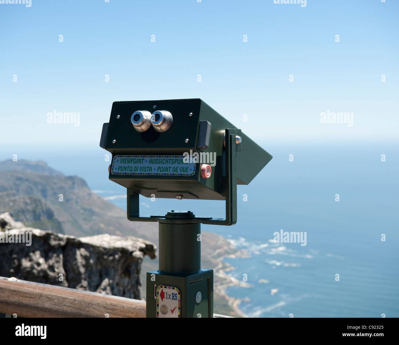The Camps Bay and Bakoven areas of Cape Town can be seen in striking detail from lookouts at the top of the UNESCO World Stock Photo