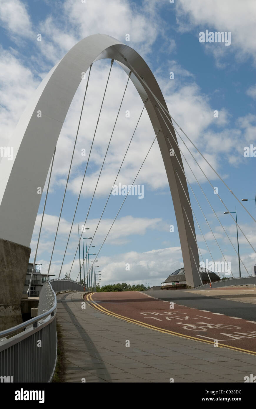 A modern bridge over the River Clyde Stock Photo Alamy