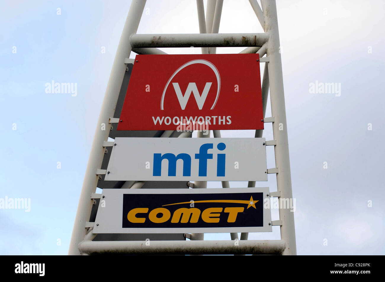 Sign for the Comet and also the old Woolworths and MFI stores at Maesglas Retail Park in Newport, South Wales. Stock Photo