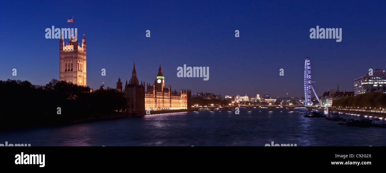 London skyline panoramic night hi-res stock photography and images - Alamy