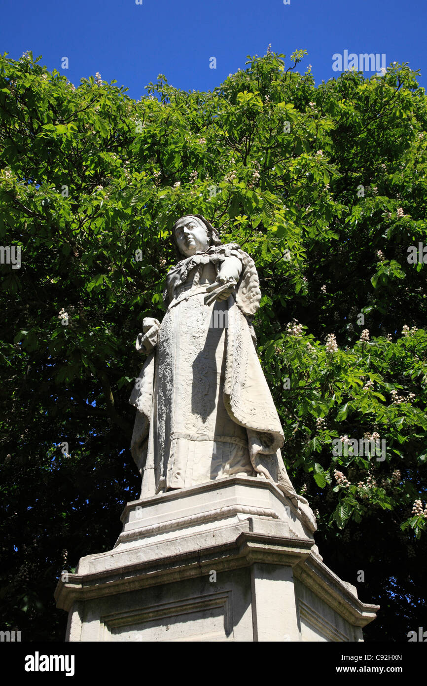 Brighton has many royal connections and there is a statue of Queen