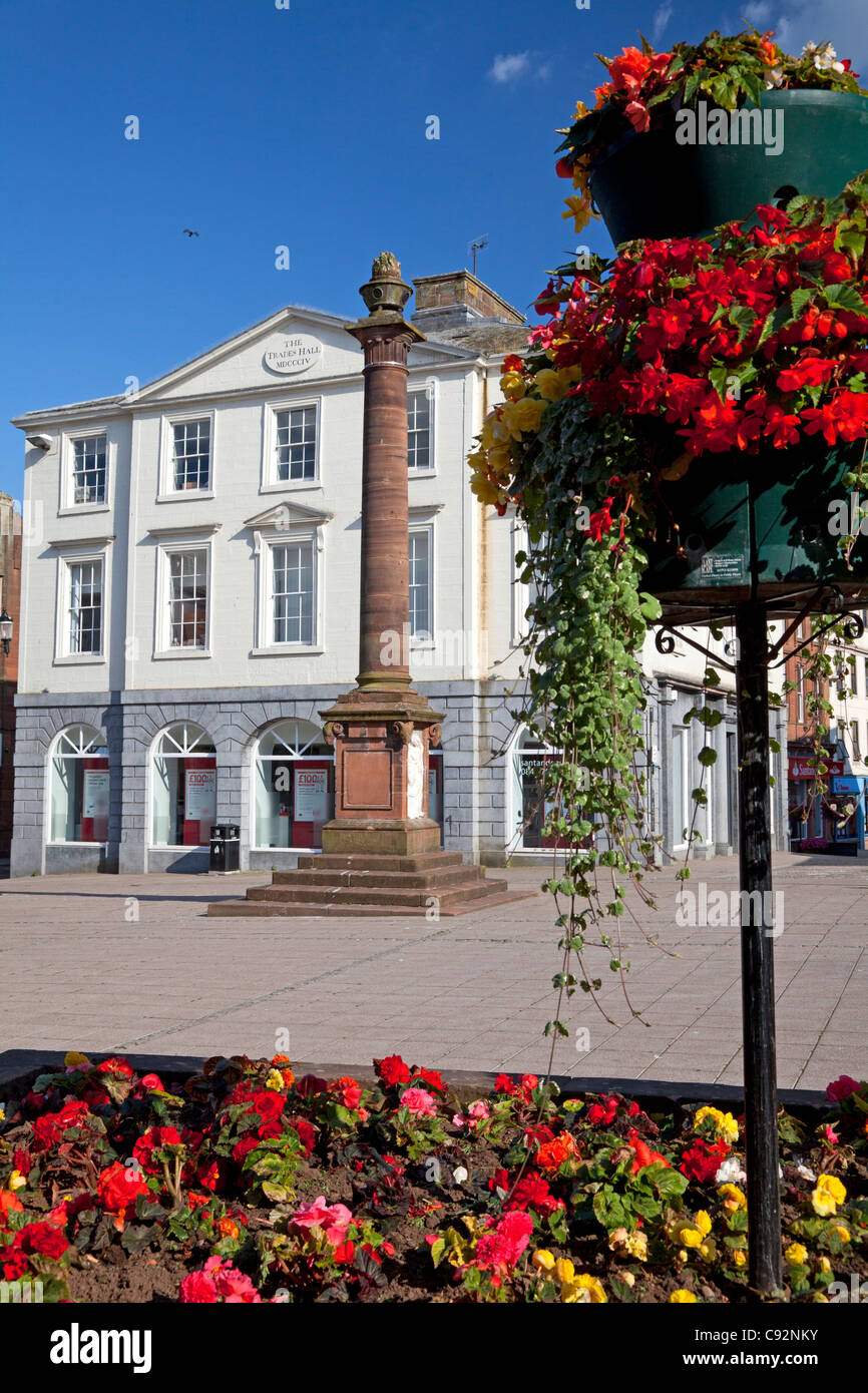 The Trades Hall and the Queensberry Monument, Dumfries, Scotland Stock Photo