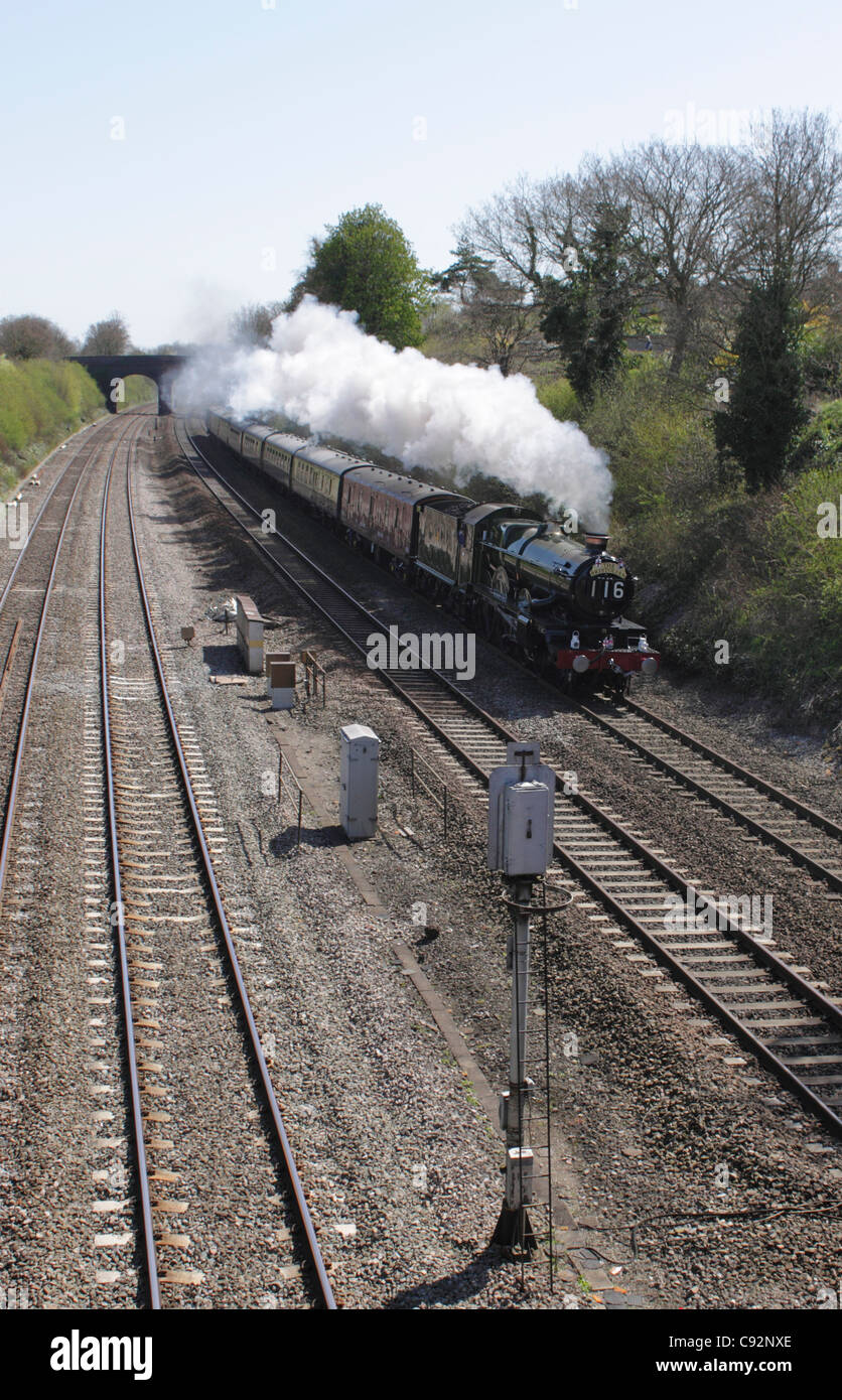 The Bristolian hauled by Earl of Mount Edgcumbe Castle Class Steam Locomotive at Purley 17 April 2010 Stock Photo