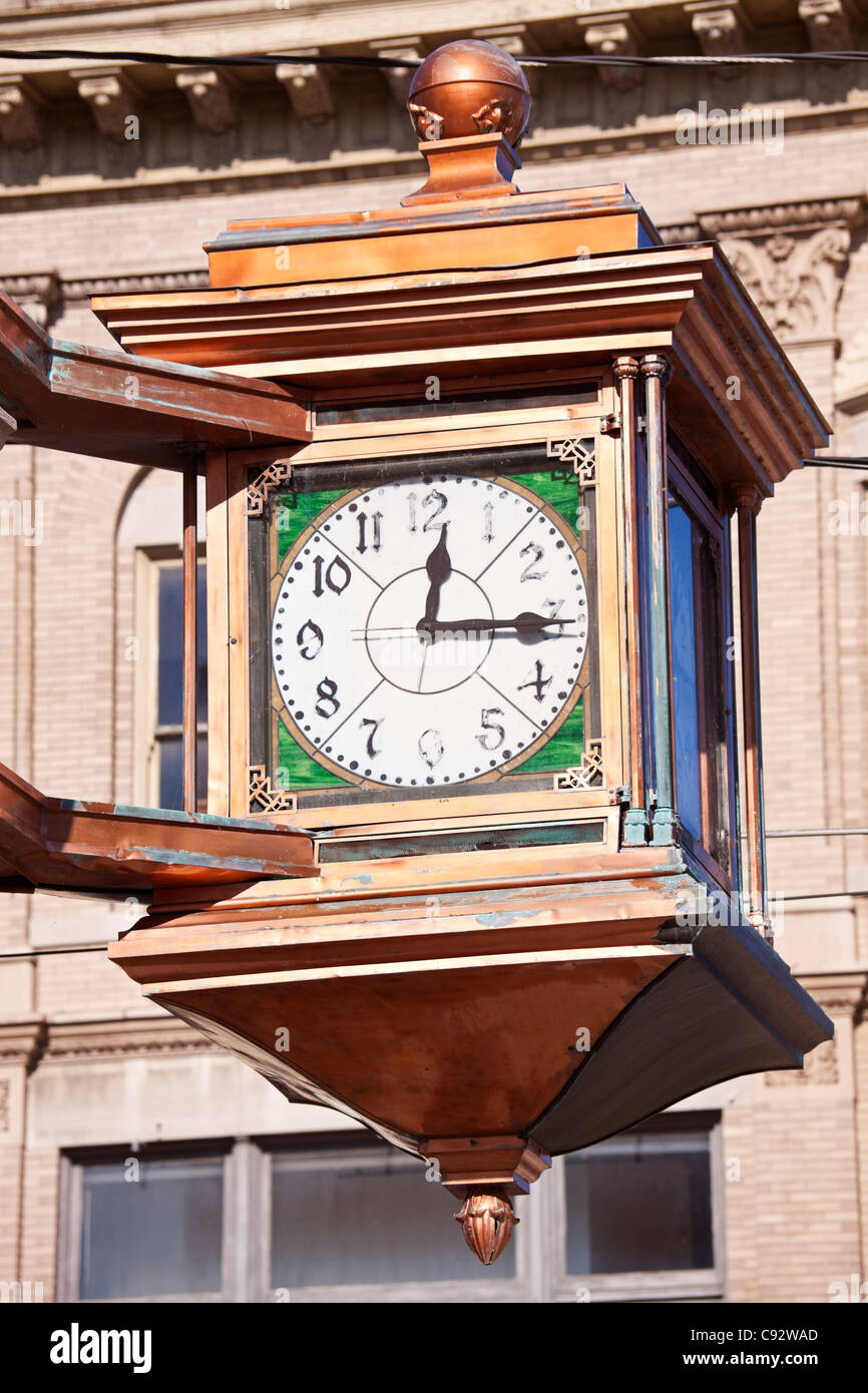Wall mounted clock hi-res stock photography and images - Alamy