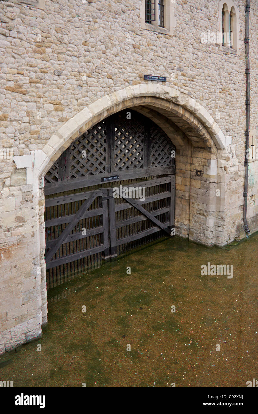 Traitors Gate In St Thomas S Tower Built Around 1280 Built By Edward I Providing A Water Gate Entrance To The Tower Of Stock Photo Alamy