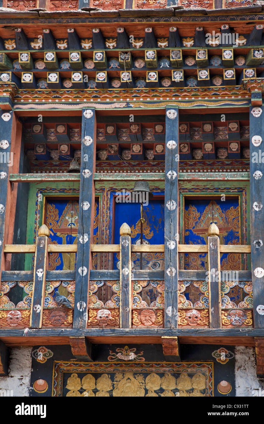 Dzong wooden door bhutan hi-res stock photography and images - Alamy