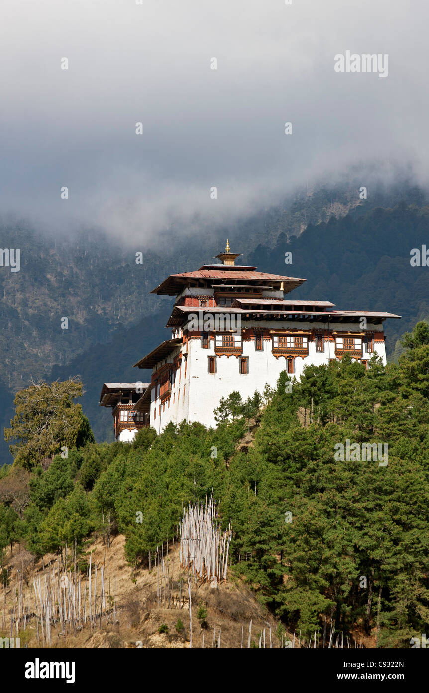 The 17th century Jakar Dzong (fortress) stands in a commanding position overlooking the picturesque Chokhor Valley. Stock Photo