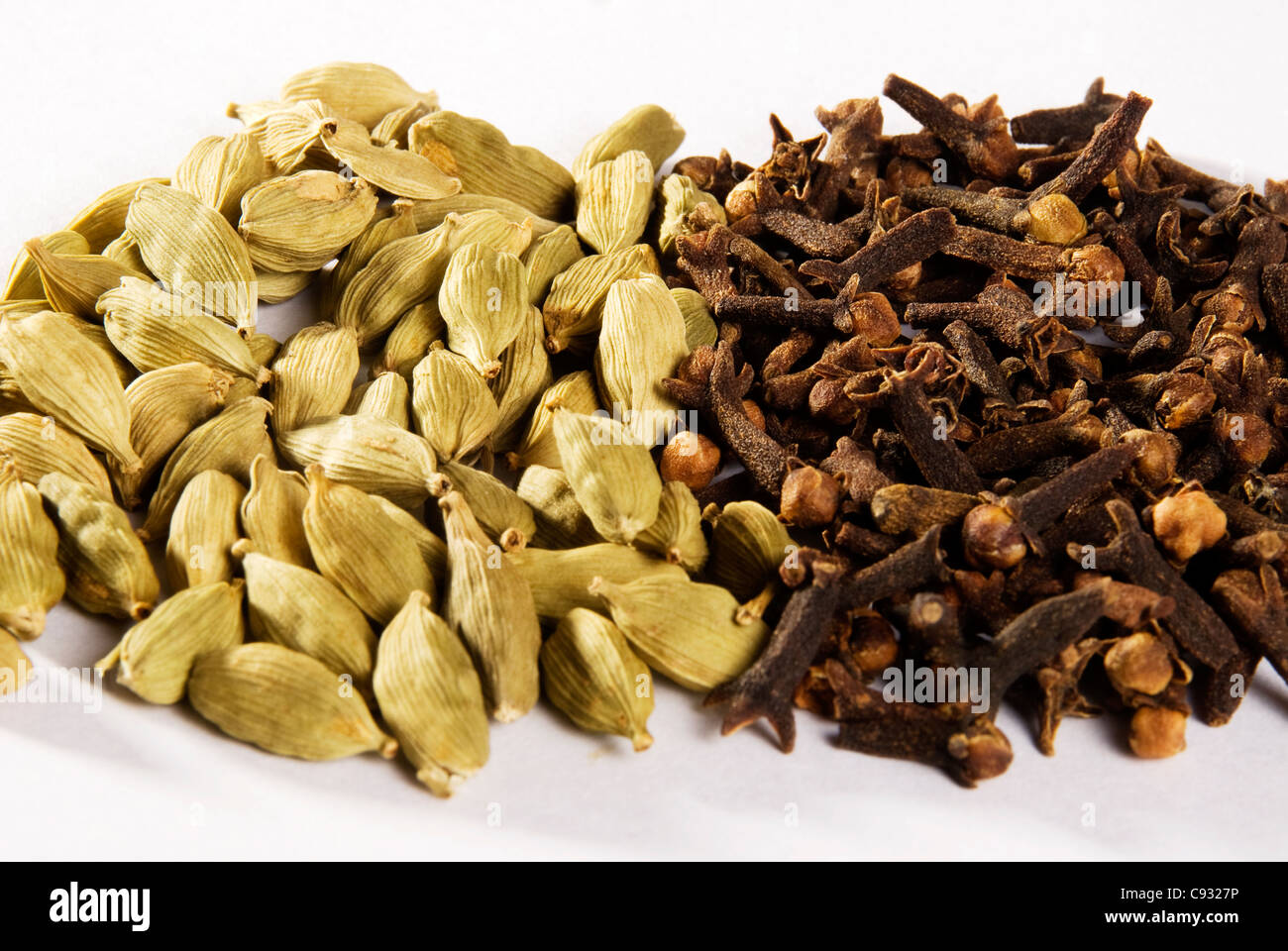 Cardamom and Clove Stock Photo Alamy
