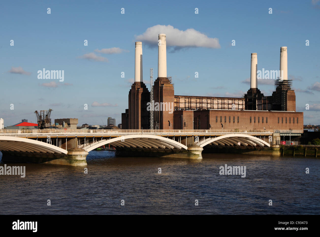 Largest brick building hires stock photography and images Alamy