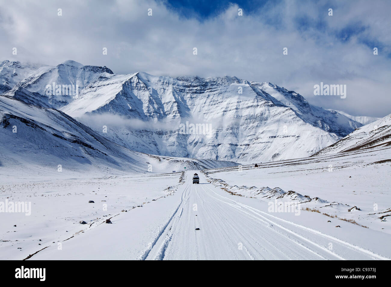 Landscape Of Snow And Mountain Road To Nubra Valley In Leh Ladakh India  High-Res Stock Photo - Getty Images