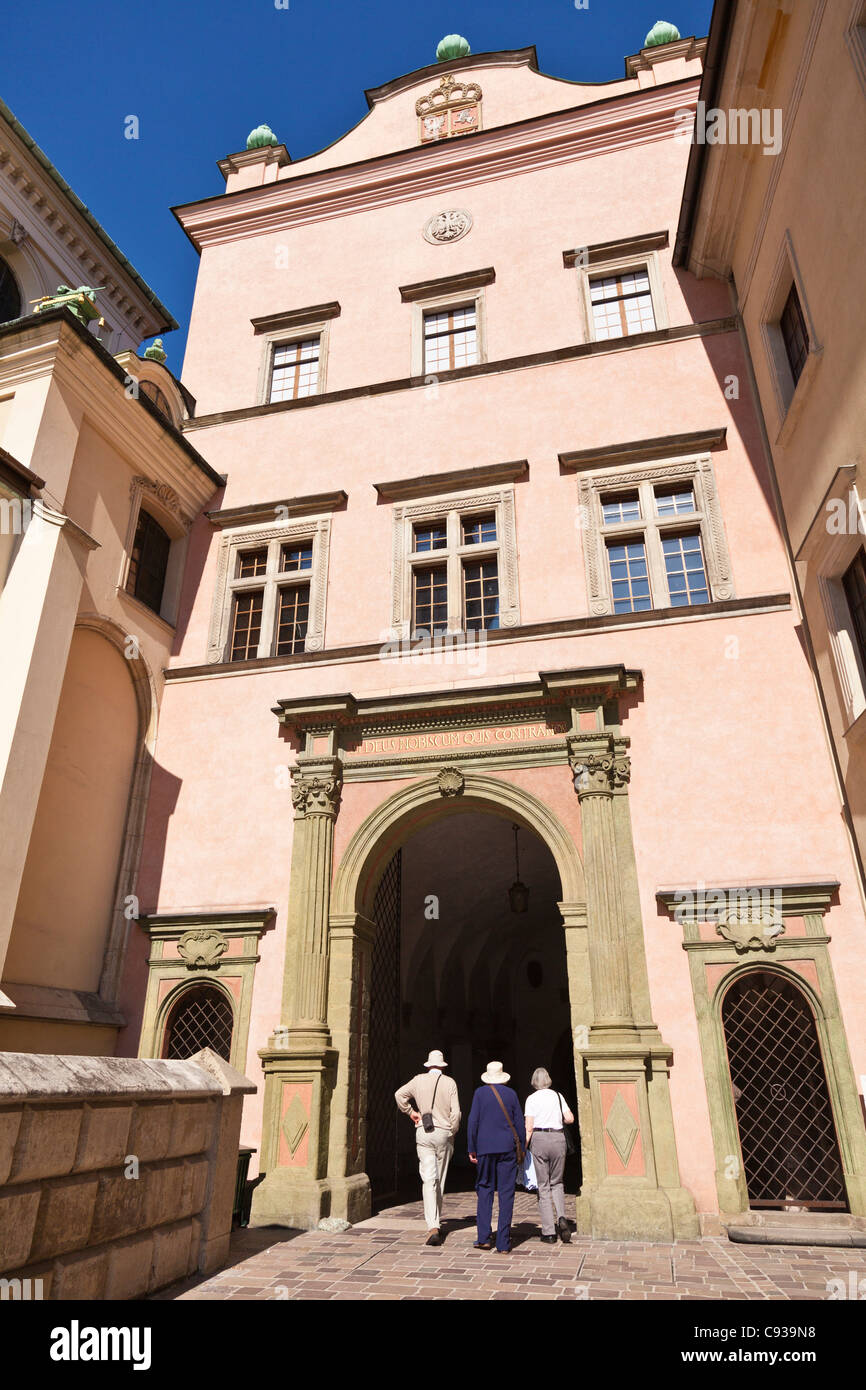 Poland, Cracow. The arcaded Renaissance-style courtyard at Wawel Royal Castle on Wawel Hill. Stock Photo