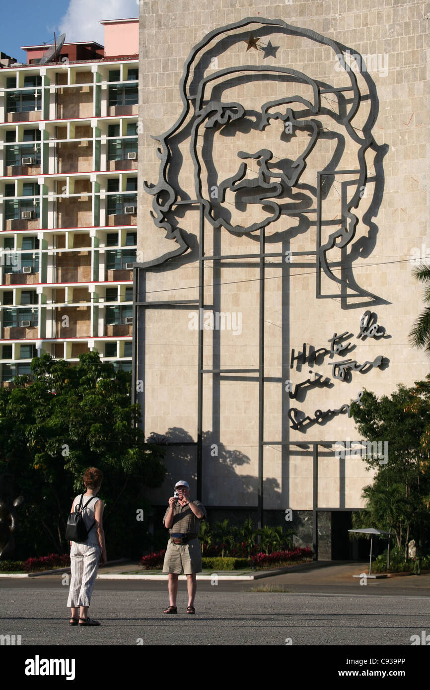 Famous portrait of Ernesto Che Guevara on the building of the Ministry of Interior at the Revolution Square in Havana, Cuba. Stock Photo