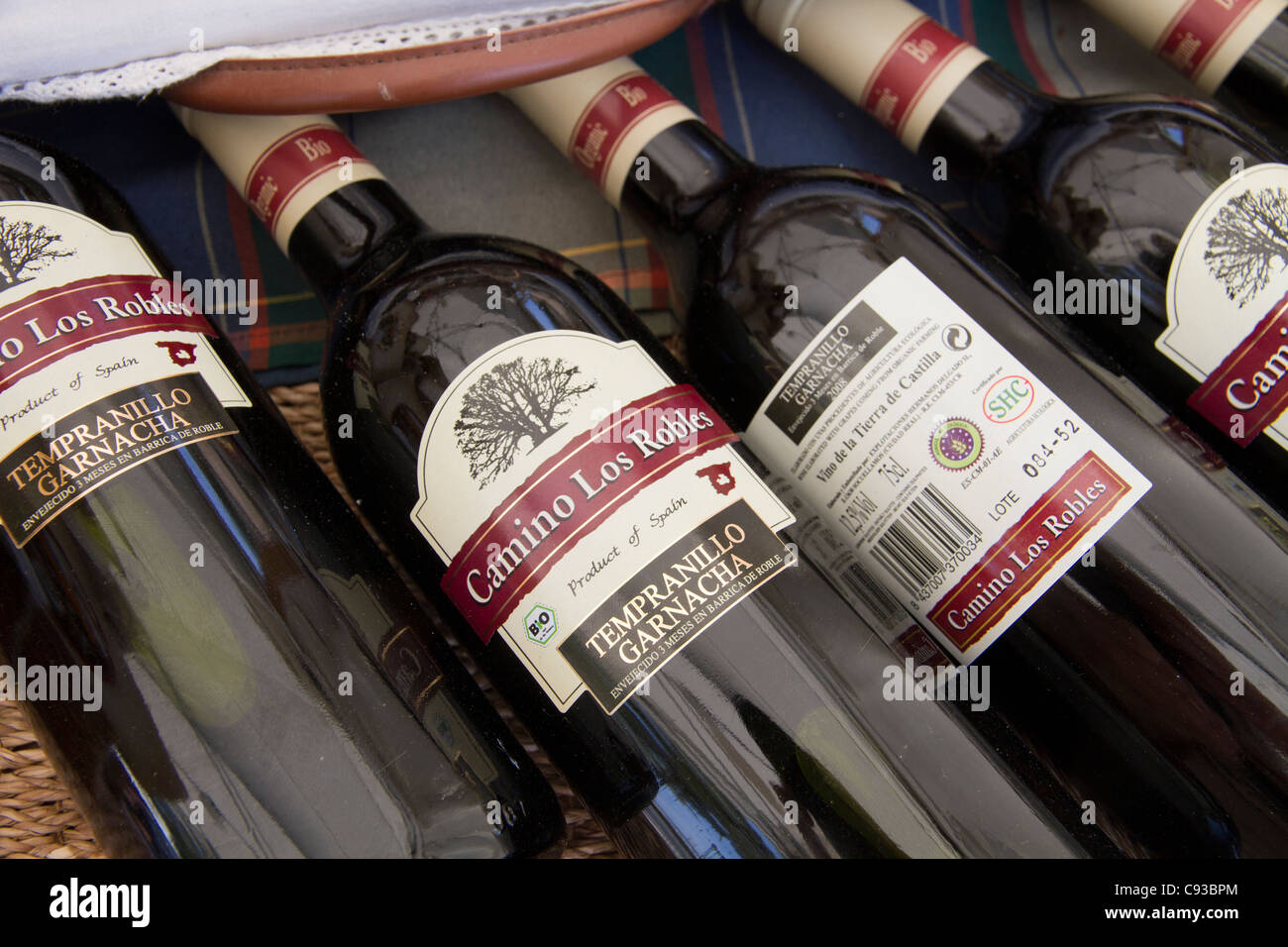 Spanish red wine Tinto bottles displayed Stock Photo Alamy