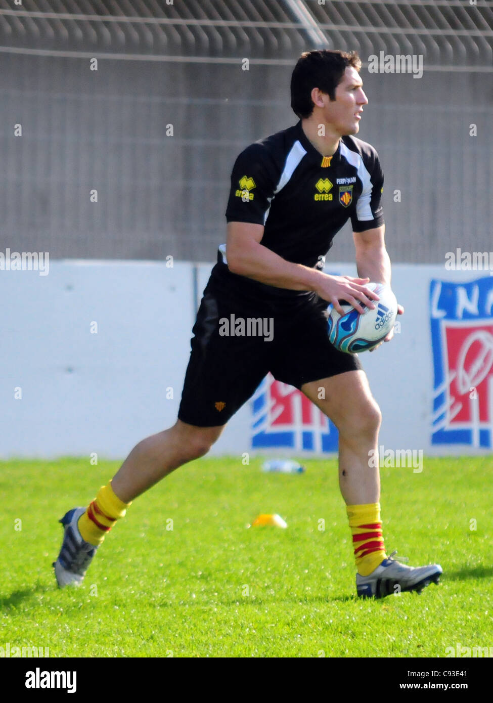 James Hook during training with his new team USAP Perpignan prior to the  first Amlin Cup match Stock Photo - Alamy