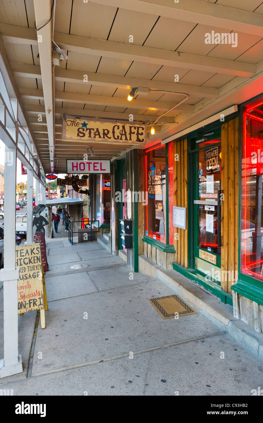 Shops along the sidwalk on Exchange Avenue in the Stockyards District