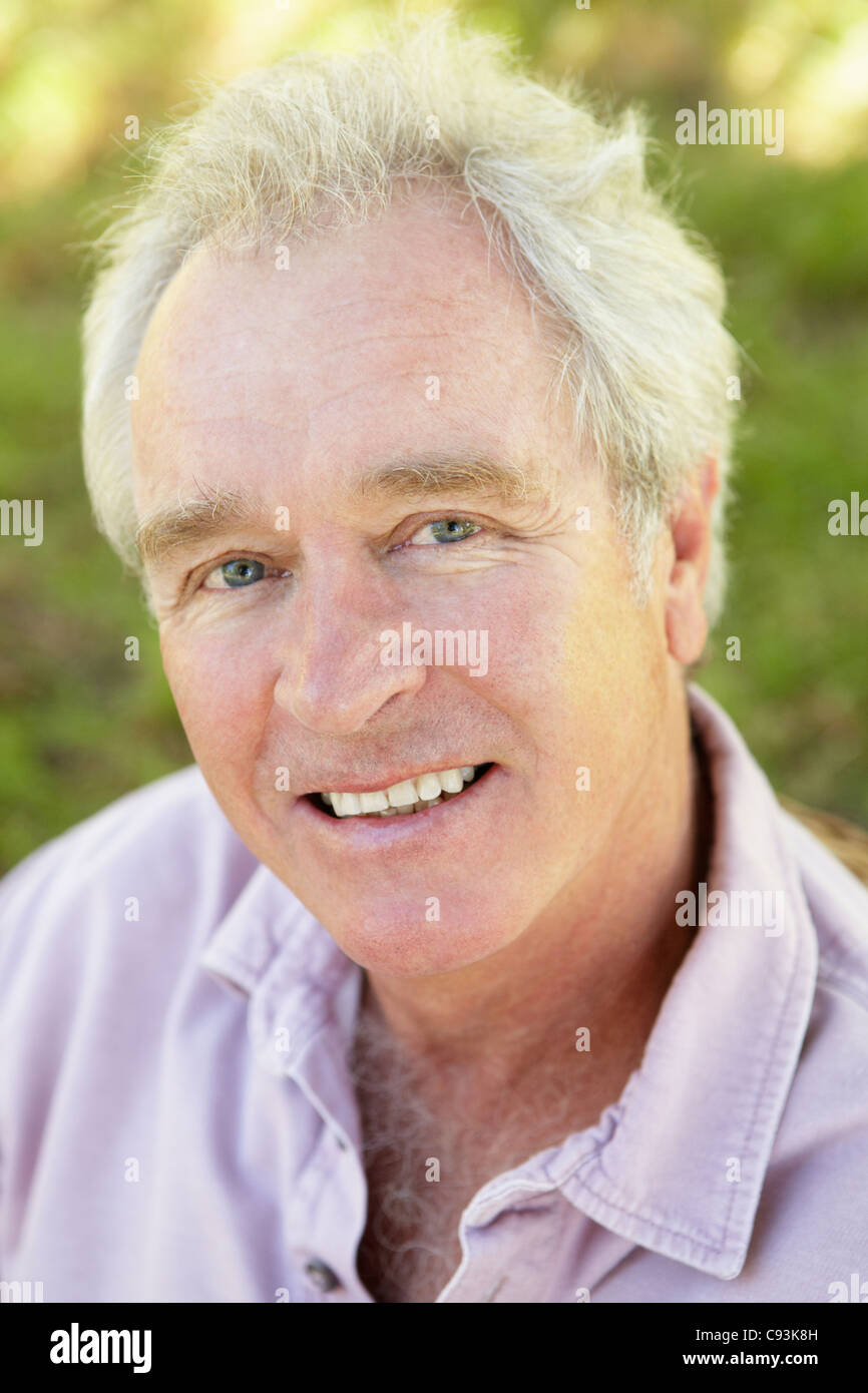 Senior man hi-res stock photography and images - Alamy