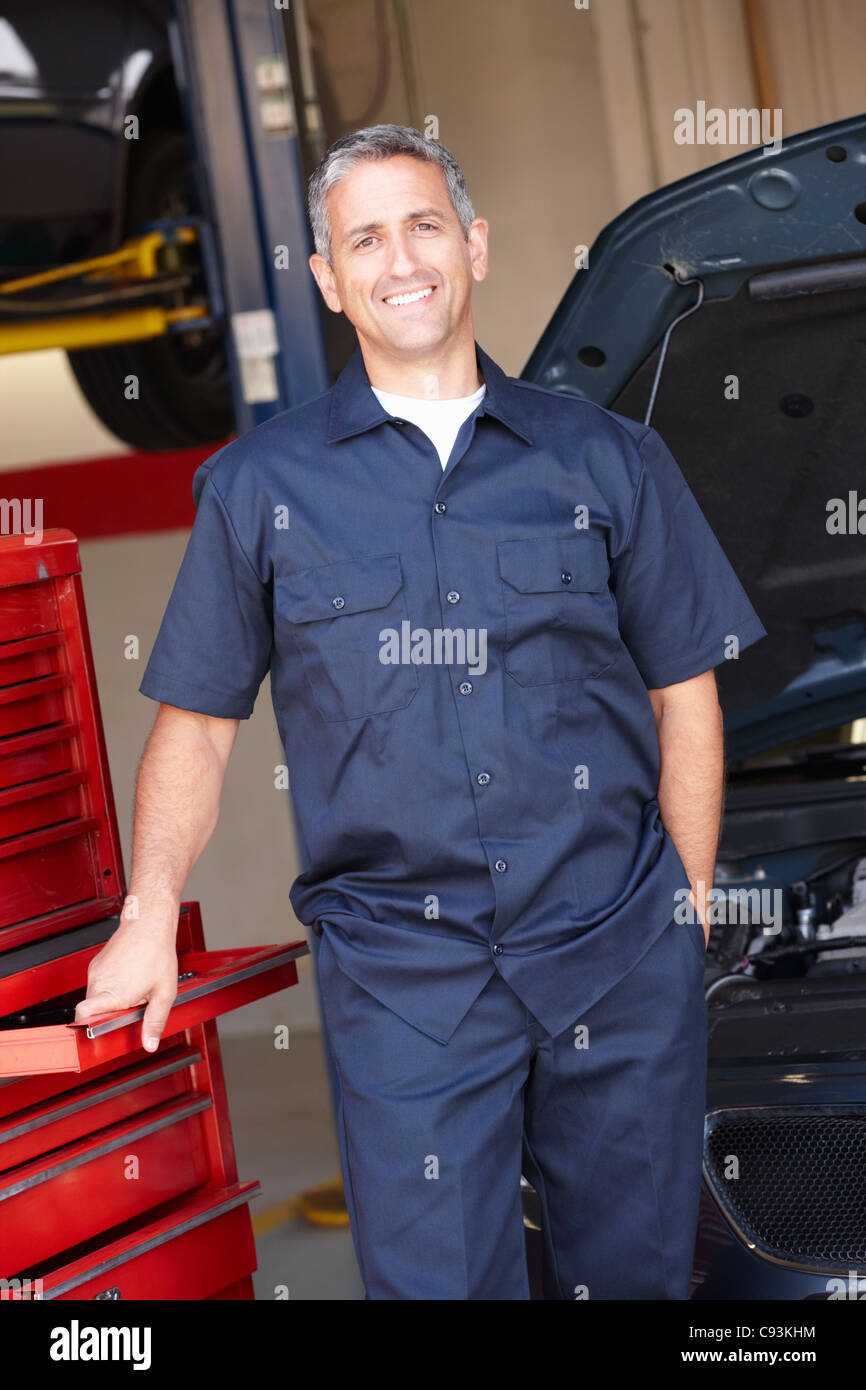 Workcomp Mechanic Mechanic at work Stock Photo - Alamy