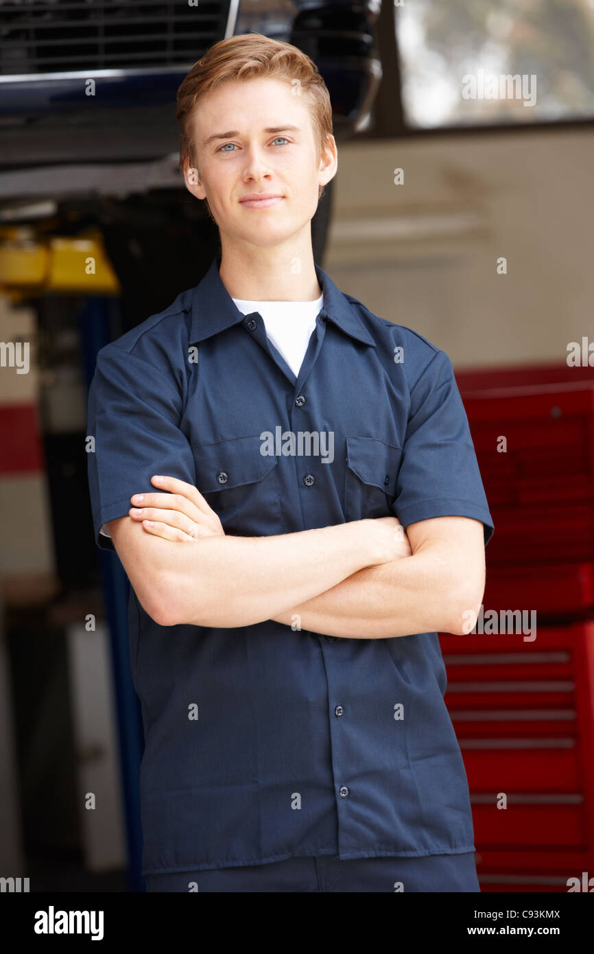 Workcomp Mechanic Mechanic at work Stock Photo - Alamy