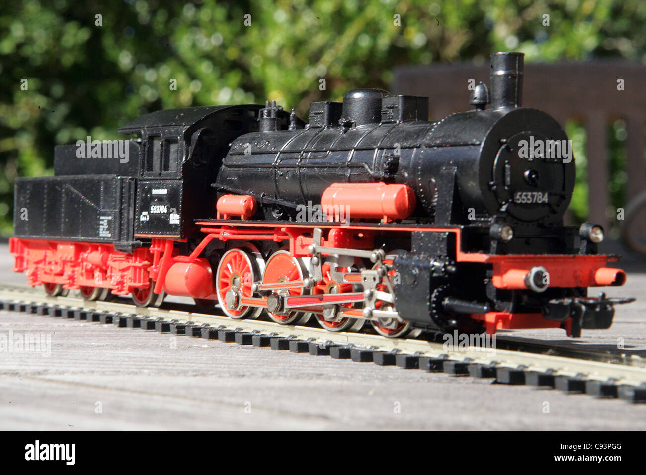 cheap oo gauge trains