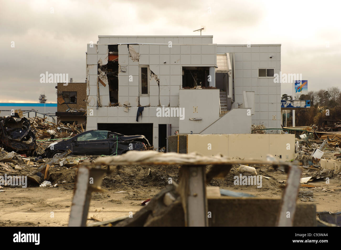 Buildings and cars destroyed by the March 11 tsunami, Ishinomaki, Miyagi Prefecture, Japan Stock Photo