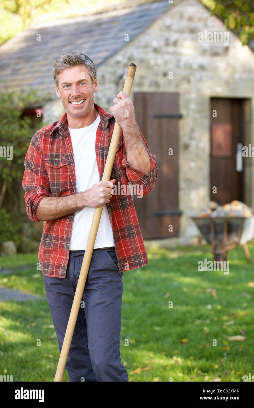 Летняя фотосессия в огороде. Рисунок на тему сельское хозяйство. Сельское хозяйство люди. Дачный фитнес. Люди трудятся в саду.