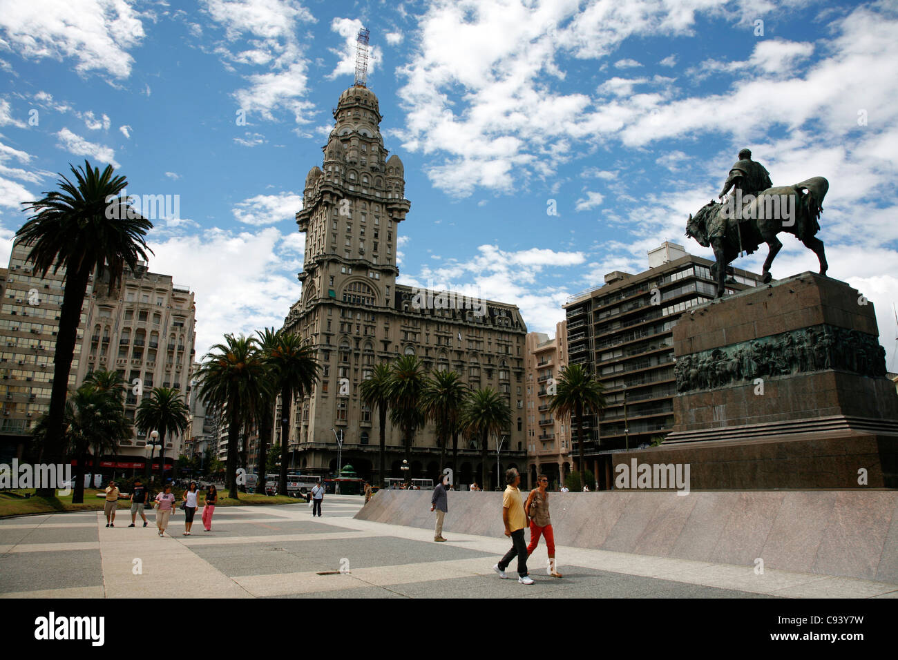 Plaza Independencia, the main city square in the old town, Montevideo, Uruguay. Stock Photo