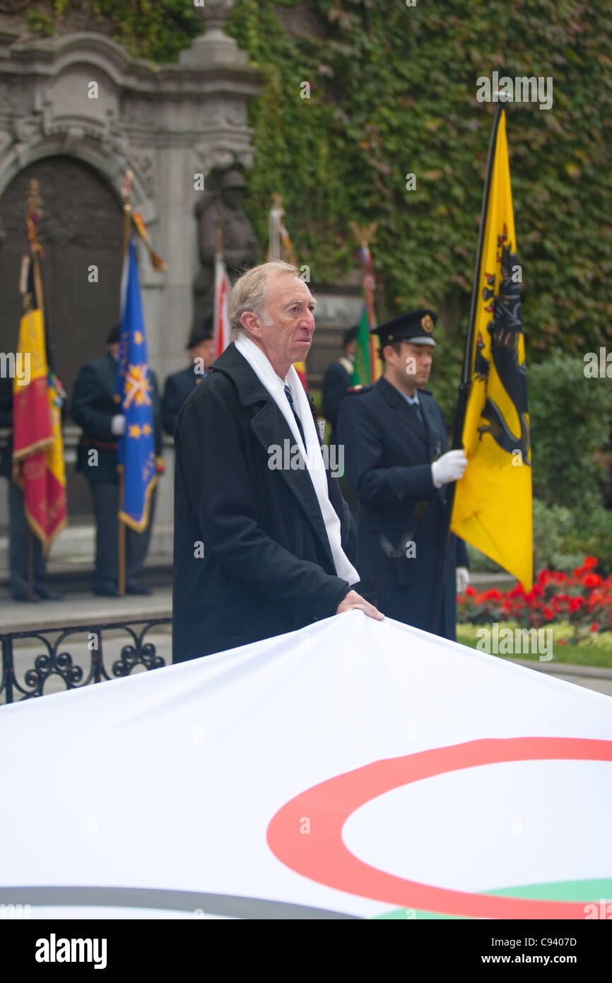 Olympic delegation at Remembrance 11 November 2011 in Ypres: David Hemery Stock Photo