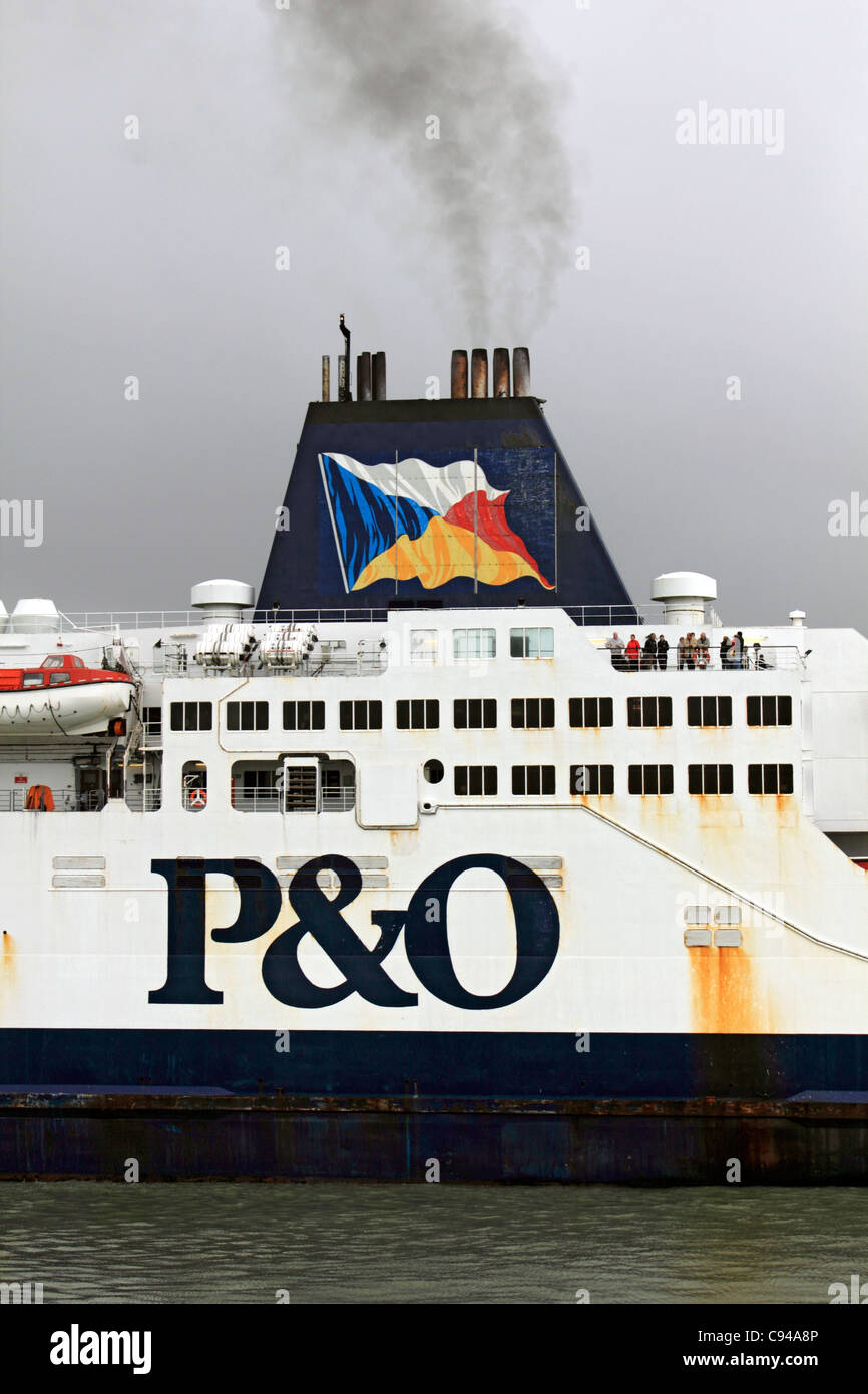 Dover to Calais P&O ferry crossing the English Channel Stock Photo Alamy