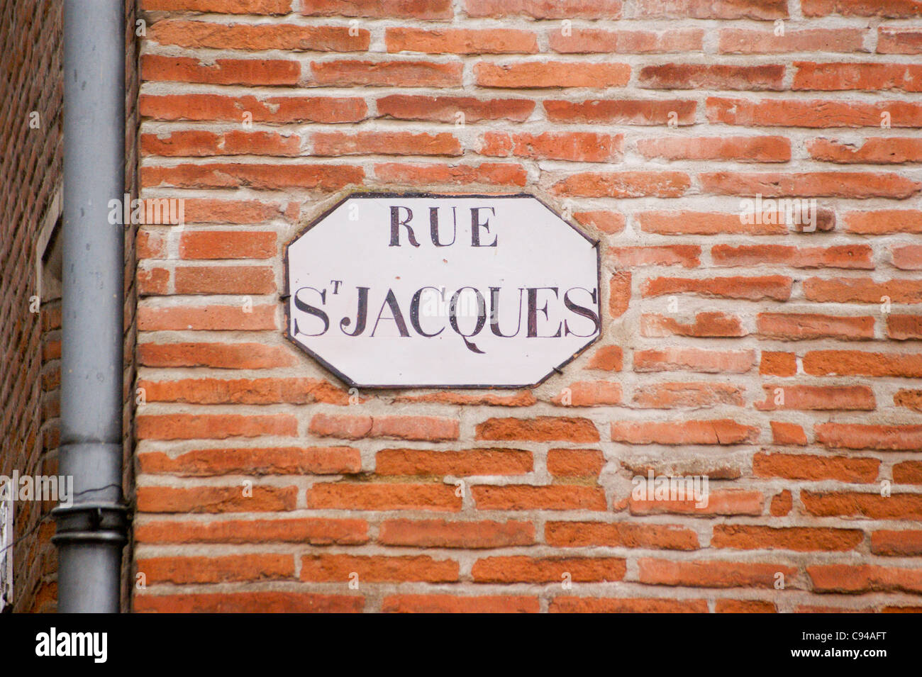 Ancient name-plate of Rue Saint-Jacques, Toulouse, Haute-Garonne, Midi- Pyréneés, Occitanie, France Stock Photo
