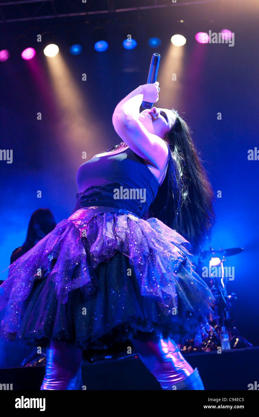 Leeds, UK, 12/11/2011 Amy Lee lead singer of Evanescence performs at O2 Academy Stock Photo