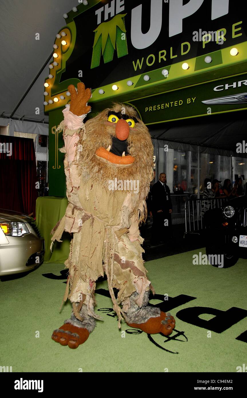 Sweetums at arrivals for THE MUPPETS Premiere, El Capitan Theatre, Los Angeles, CA November 12, 2011. Photo By: Michael Germana/Everett Collection Stock Photo