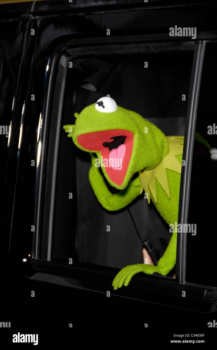 Kermit the Frog at arrivals for THE MUPPETS Premiere, El Capitan ...