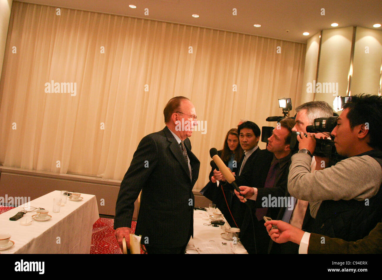 Rupert Murdoch, Chairman and CEO of News Corporation speaking to press, IN Tokyo, Japan, November 2006. Stock Photo