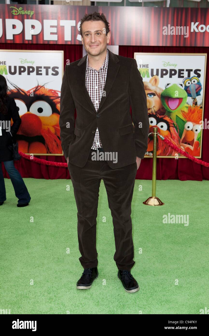 Jason Segal at arrivals for THE MUPPETS Premiere, El Capitan Theatre