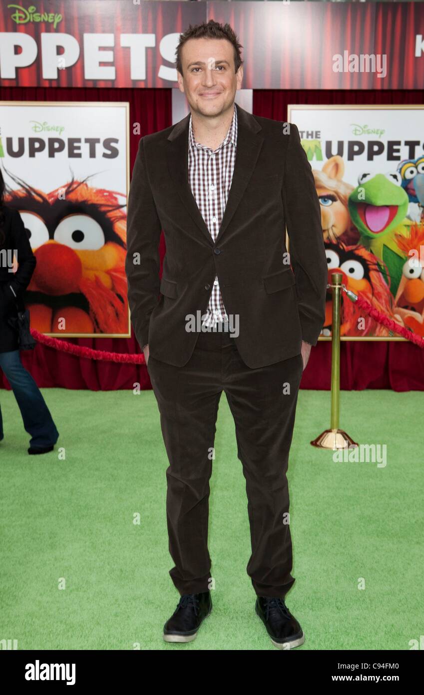 Jason Segal at arrivals for THE MUPPETS Premiere, El Capitan Theatre