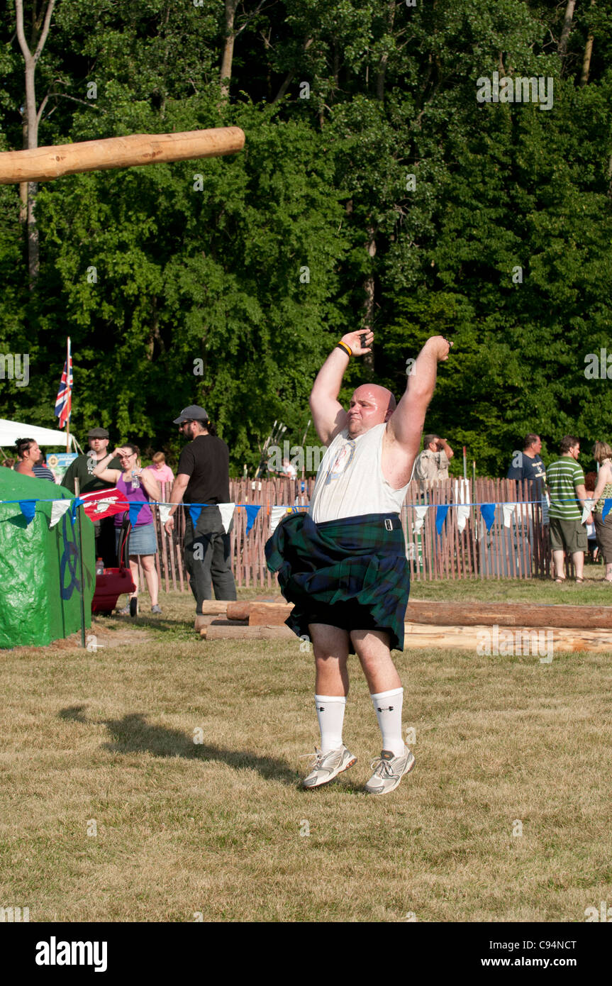 Caber toss hi-res stock photography and images - Alamy