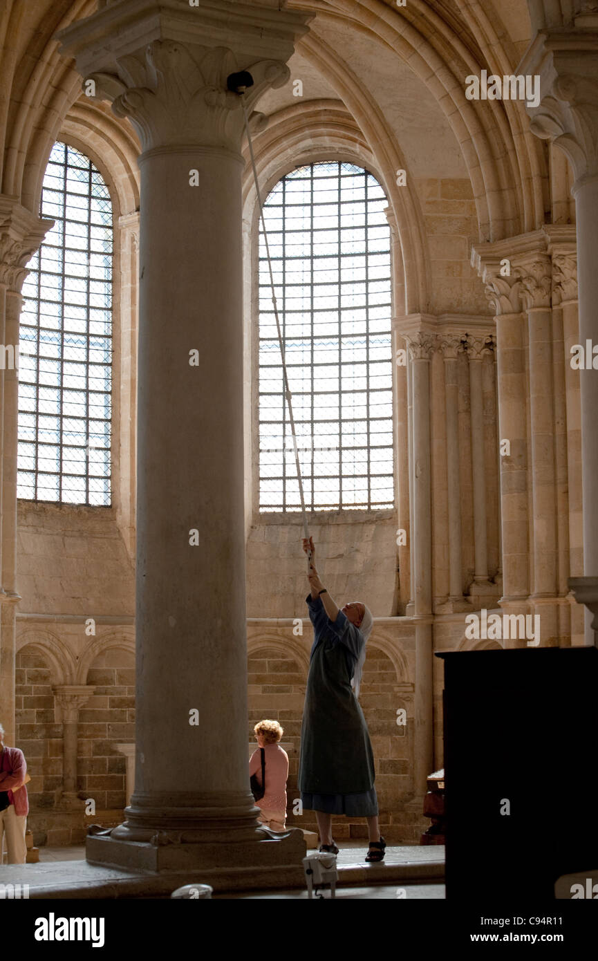 France, Burgundy, Yonne, Vézelay basilica sainte madeleine with nun Stock Photo