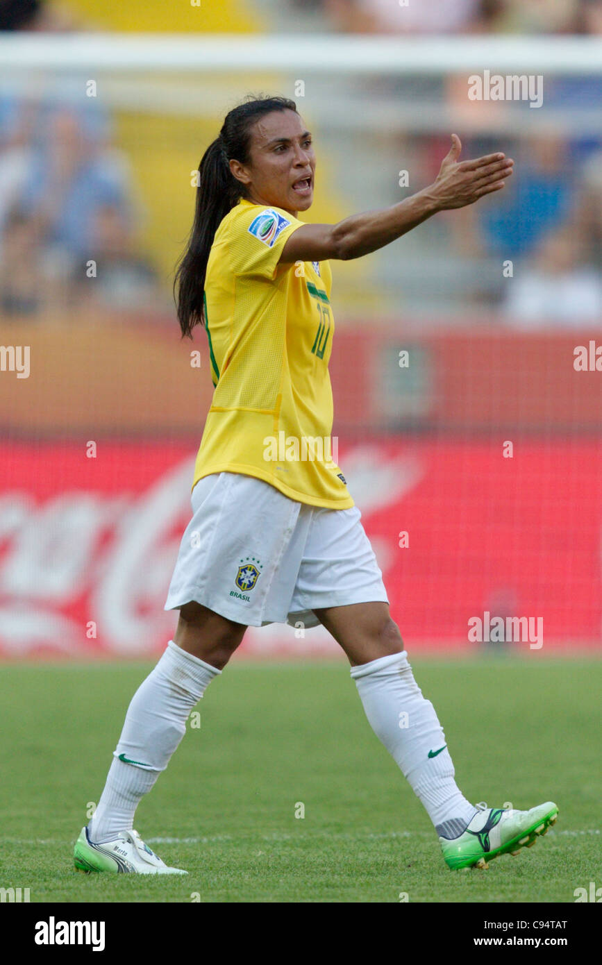 Gremio U16 teenagers beat Brazil Women's national team and 6x World's Best  Player Marta 6-0 - Football