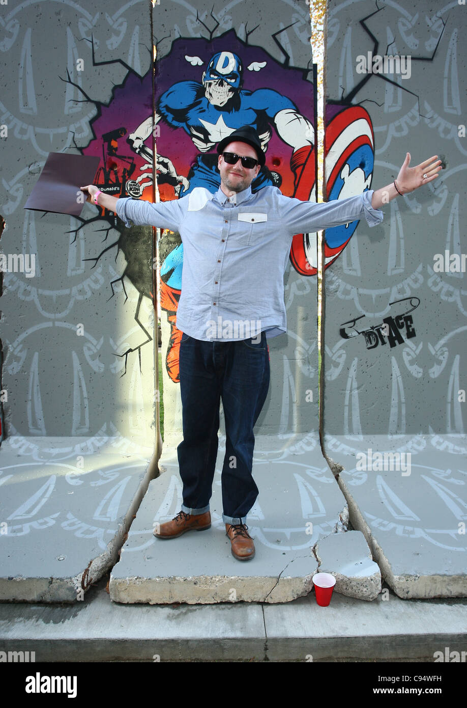 D*FACE BEHIND THE BERLIN WALL. PRESENTED BY THE WENDE MUSEUM LOS