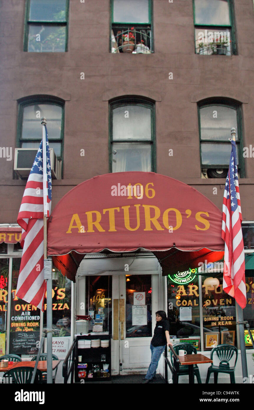 Arturo s pizza restaurant Stock Photo Alamy