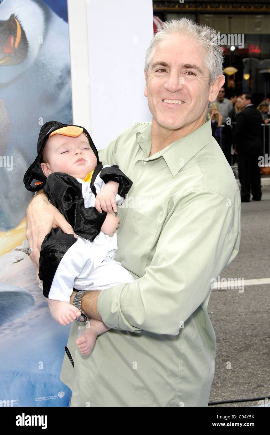 Carlos Alazraqui at arrivals for HAPPY FEET TWO Premiere, Grauman's Chinese Theatre, Los Angeles, CA November 13, 2011. Photo By: Michael Germana/Everett Collection Stock Photo