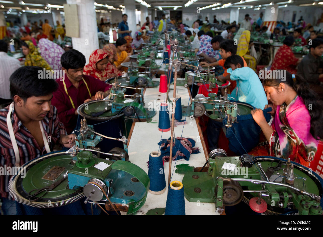 Garments worker in Bangladesh Stock Photo Alamy